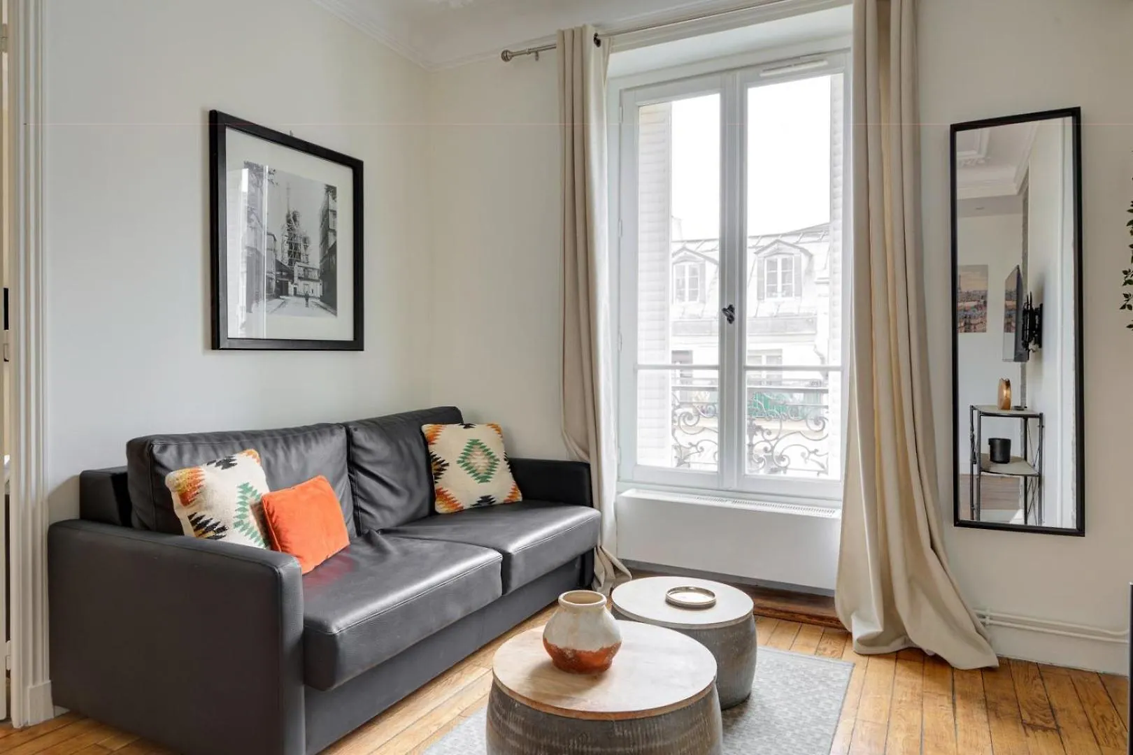 La Plume Suite A Haven Of Peace In Montorgueil Paris