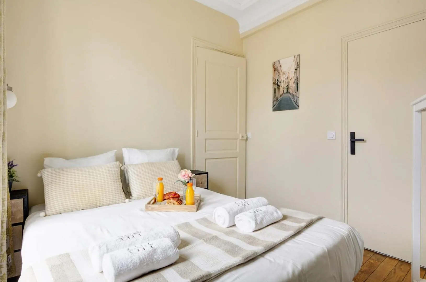 La Plume Suite A Haven Of Peace In Montorgueil Paris 0*,  France