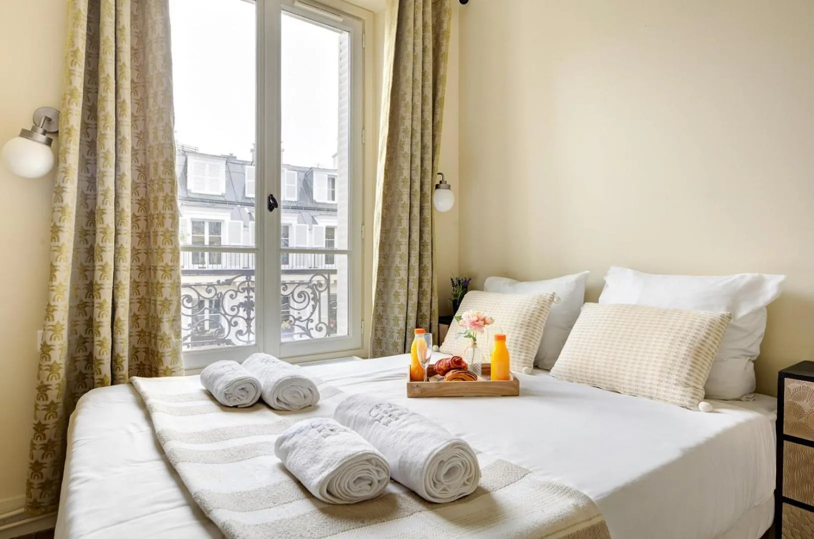 La Plume Suite A Haven Of Peace In Montorgueil Parijs