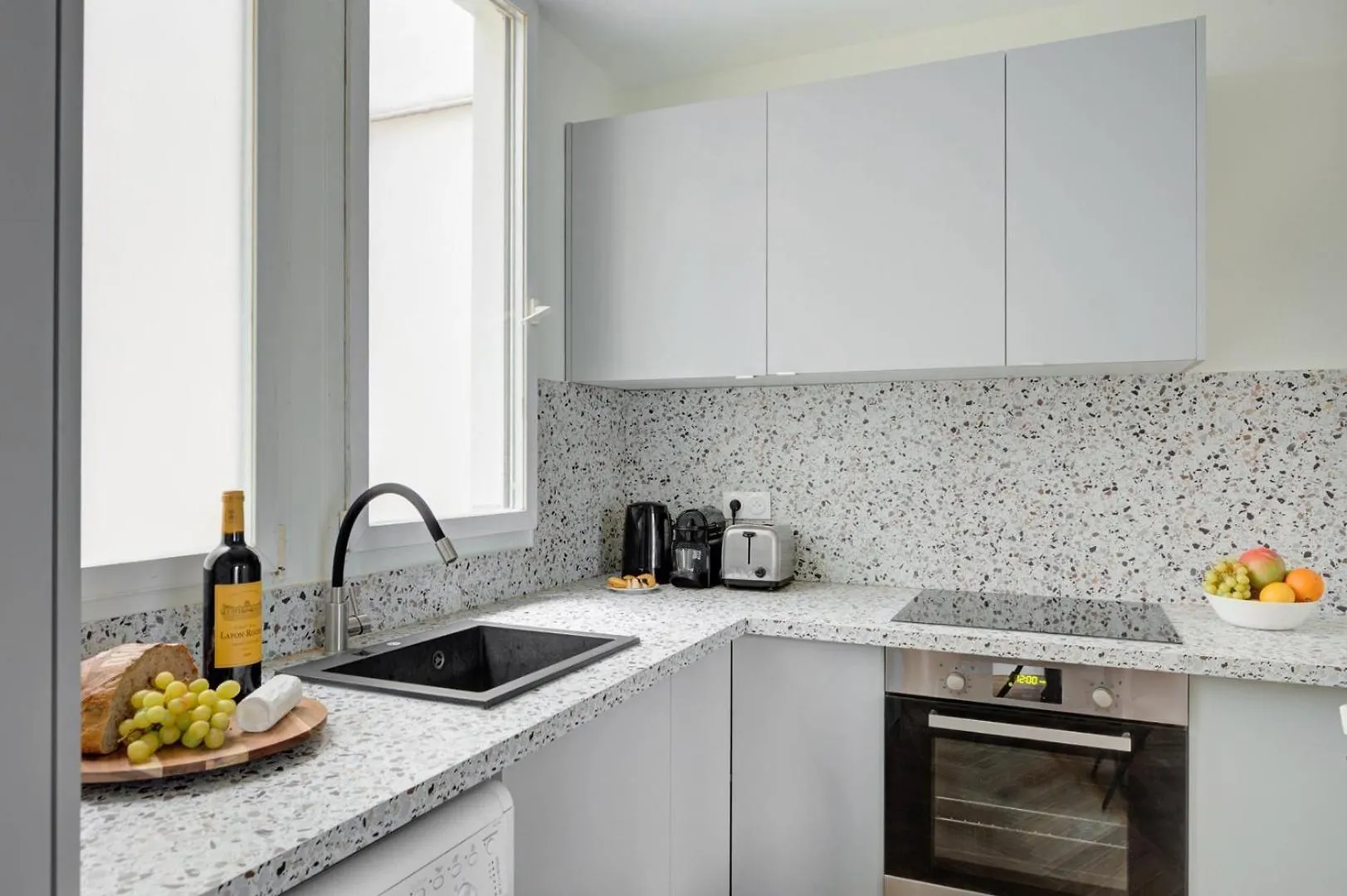 La Plume Suite A Haven Of Peace In Montorgueil Париж