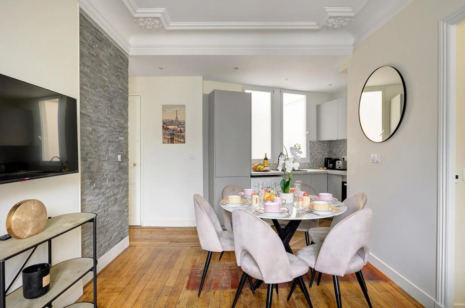 La Plume Suite A Haven Of Peace In Montorgueil Париж Франция